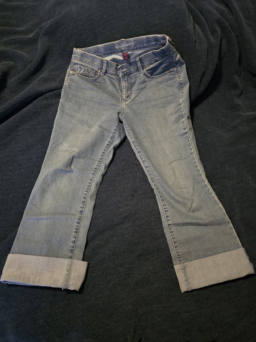 Gloria Vanderbilt Jordyn Curvy Barely Boot Jeans 10P Embroidered Pockets